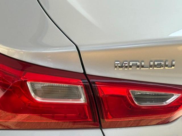 Photo of 2018 Silver Ice Metallic Chevrolet Malibu