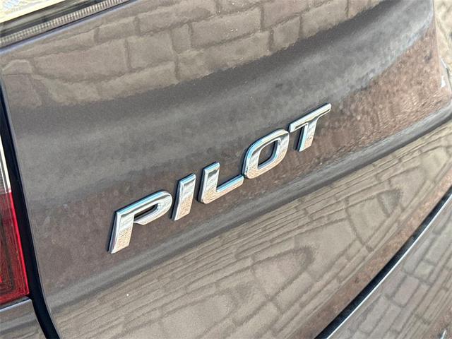 Photo of 2021 Gray Honda Pilot