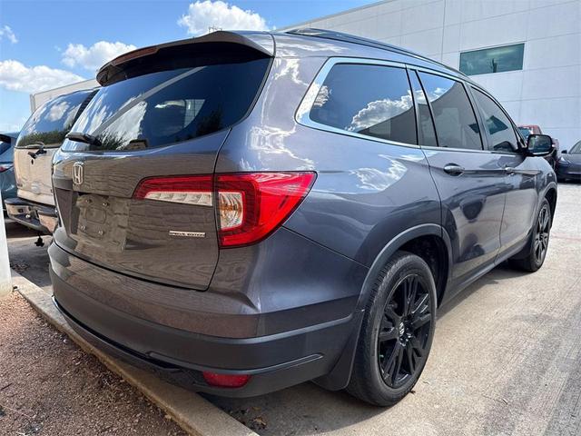 Photo of 2021 Gray Honda Pilot