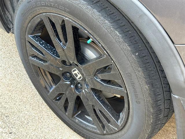 Photo of 2021 Gray Honda Pilot
