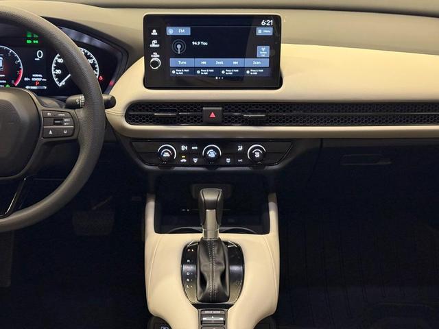 Photo of 2026 Pearl Honda HR-V