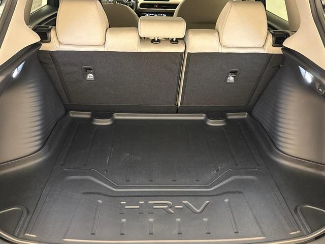 Photo of 2026 Pearl Honda HR-V