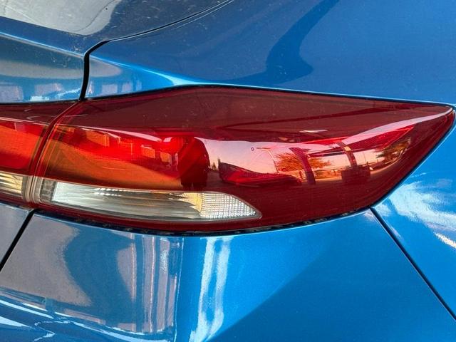 Photo of 2017 Electric Blue Metallic Hyundai ELANTRA