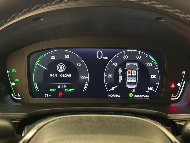 Photo of 2025 Solar Silver Metallic Honda Civic Hybrid