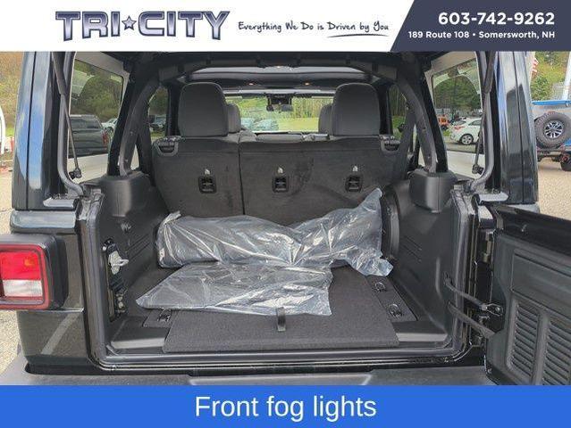 Photo of 2025 Black Clearcoat Jeep Wrangler