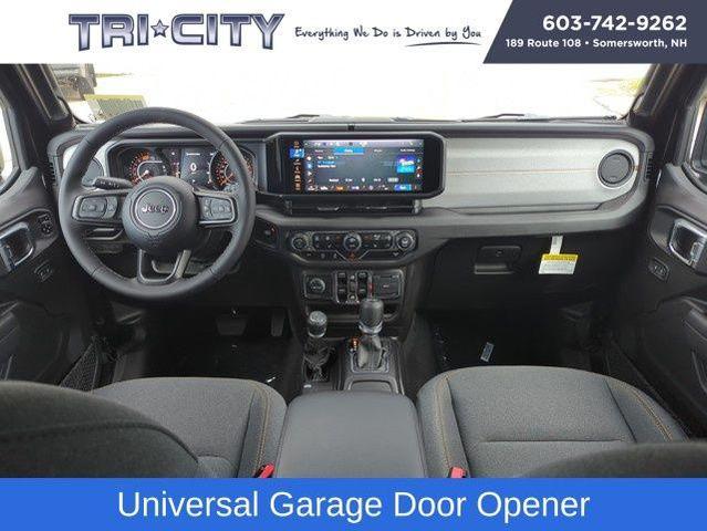 Photo of 2025 Black Clearcoat Jeep Wrangler