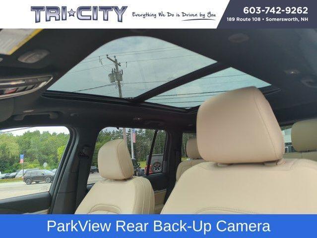 Photo of 2025 Bright White Clearcoat Jeep Grand Cherokee