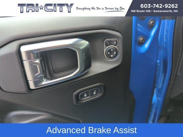 Photo of 2025 Hydro Blue Pearl Jeep Wrangler