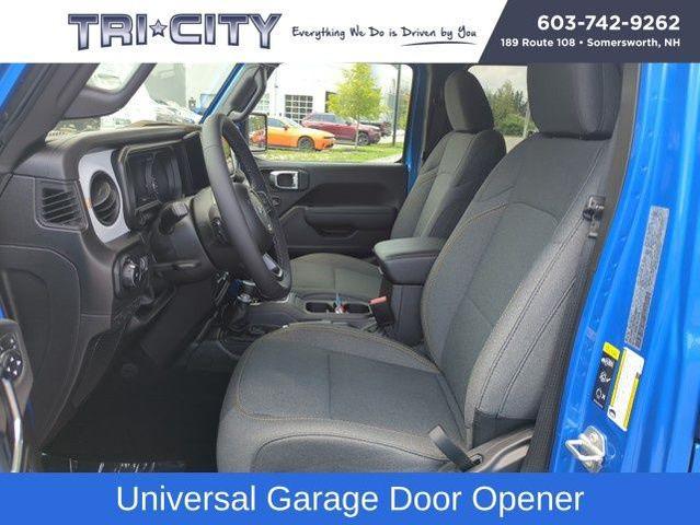 Photo of 2025 Hydro Blue Pearl Jeep Wrangler