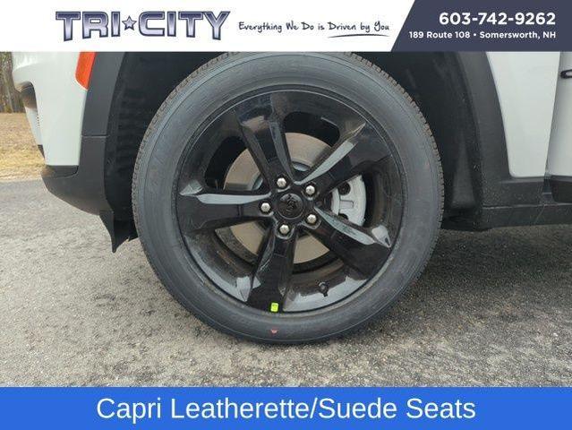 Photo of 2025 Bright White Clearcoat Jeep Grand Cherokee L