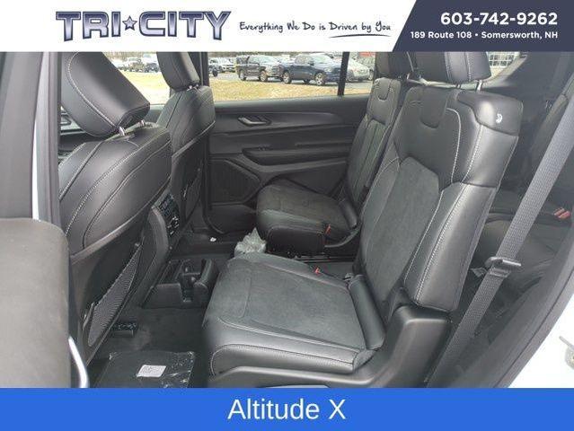 Photo of 2025 Bright White Clearcoat Jeep Grand Cherokee L