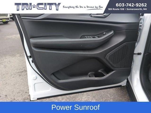 Photo of 2025 Bright White Clearcoat Jeep Grand Cherokee L