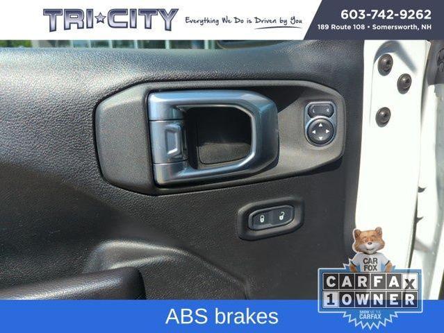 Photo of 2021 Bright White Clearcoat Jeep Wrangler