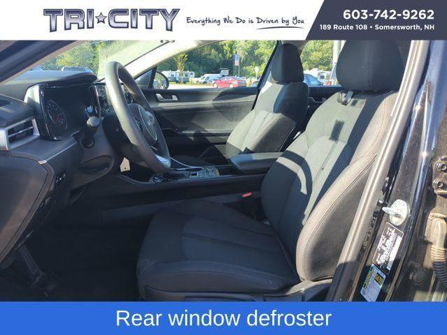 Photo of 2022 Ebony Black Kia K5