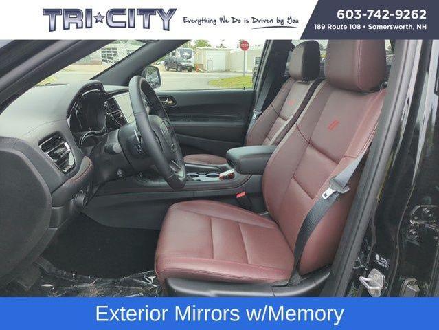 Photo of 2025 DB Black Crystal Clearcoat Dodge Durango