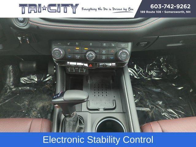 Photo of 2025 DB Black Crystal Clearcoat Dodge Durango