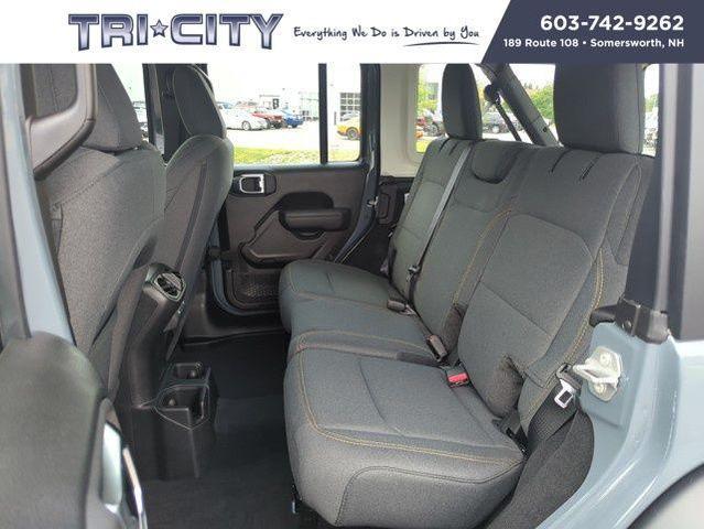Photo of 2025 Anvil Clearcoat Jeep Wrangler