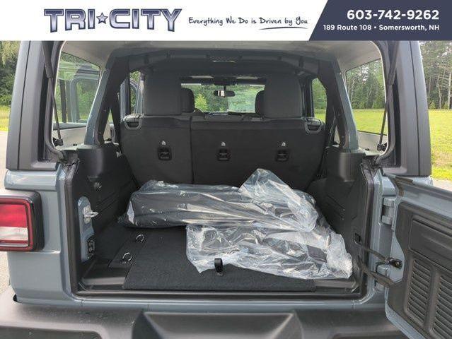Photo of 2025 Anvil Clearcoat Jeep Wrangler