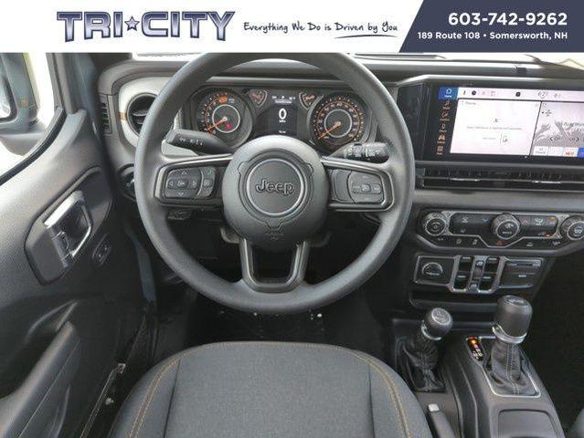 Photo of 2025 Anvil Clearcoat Jeep Wrangler