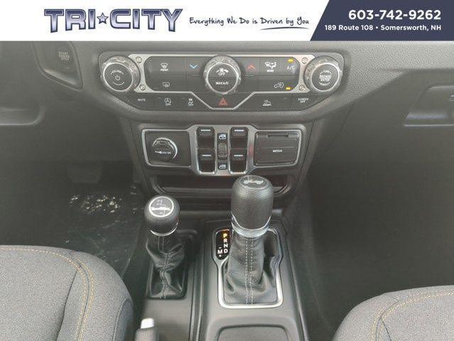 Photo of 2025 Anvil Clearcoat Jeep Wrangler