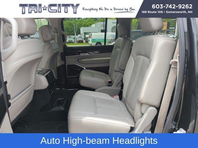 Photo of 2022 Diamond Black Jeep Wagoneer