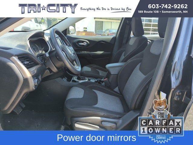 Photo of 2014 Brilliant Black Crystal Pearlcoat Jeep Cherokee