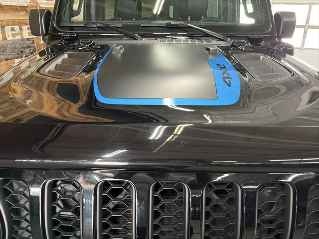 Photo of 2022 Black Clearcoat Jeep Wrangler Unlimited 4xe