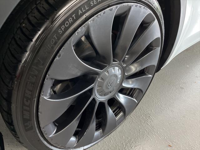 Photo of 2022 Pearl White Multi-Coat Tesla Model Y