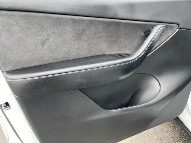 Photo of 2022 Pearl White Multi-Coat Tesla Model Y