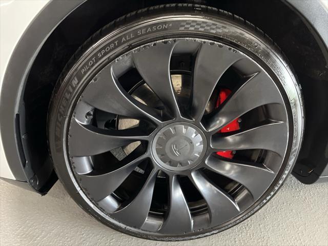 Photo of 2022 Pearl White Multi-Coat Tesla Model Y