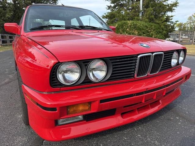 Photo of 1990 Red BMW M3