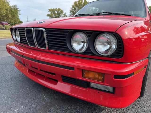 Photo of 1990 Red BMW M3