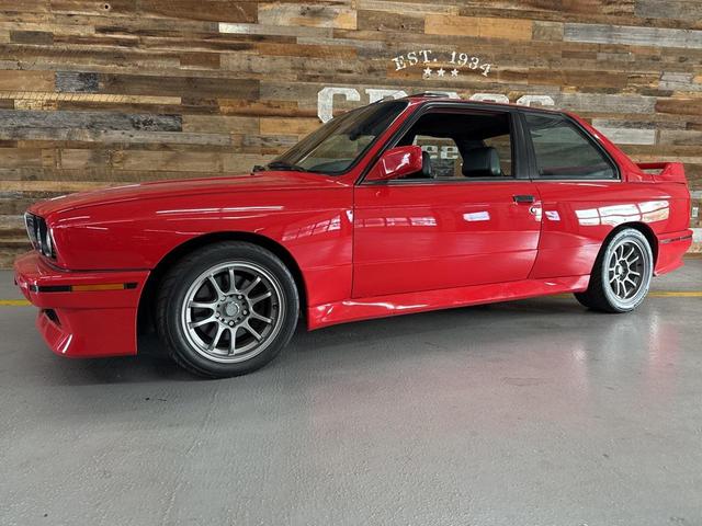 Photo of 1990 Red BMW M3