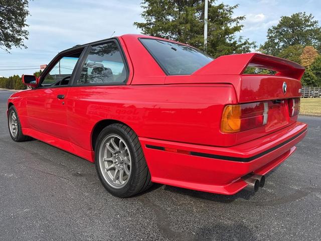 Photo of 1990 Red BMW M3