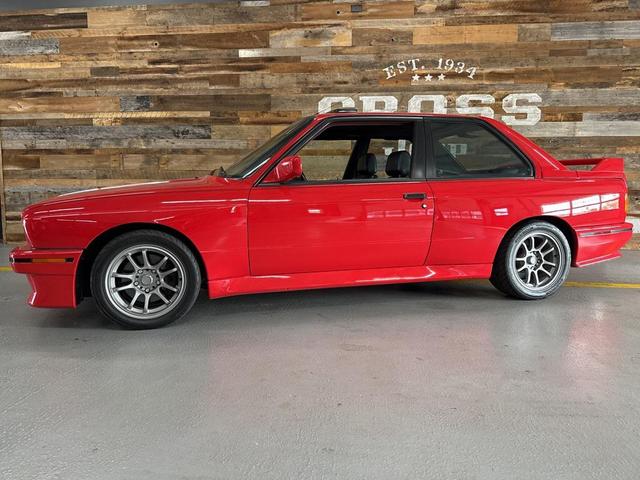 Photo of 1990 Red BMW M3