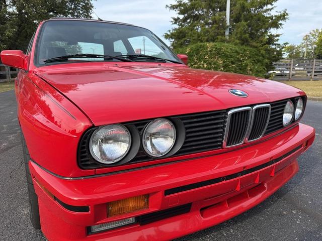 Photo of 1990 Red BMW M3