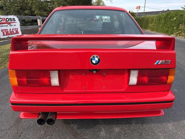 Photo of 1990 Red BMW M3