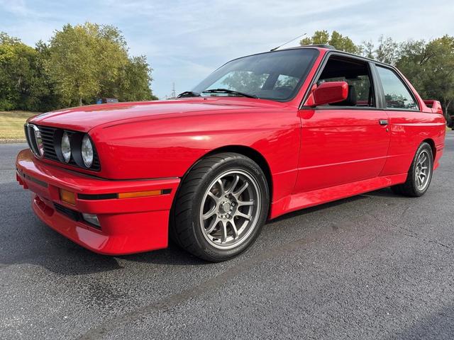 Photo of 1990 Red BMW M3