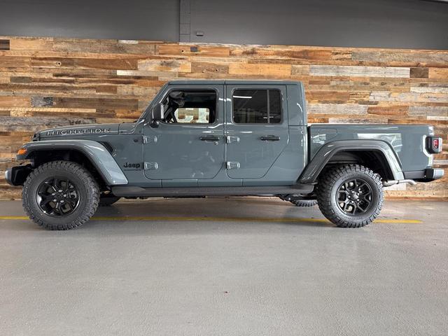 Photo of 2025 Anvil Clearcoat Jeep Gladiator