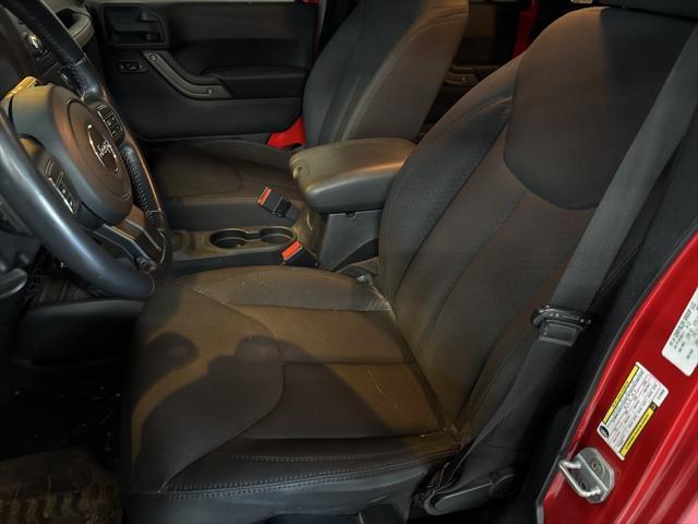 Photo of 2014 Flame Red Clearcoat Jeep Wrangler Unlimited