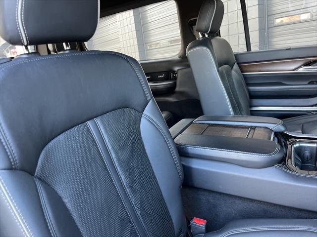 Photo of 2022 Bright White Clearcoat Jeep Grand Wagoneer