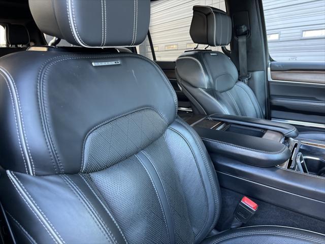 Photo of 2022 Bright White Clearcoat Jeep Grand Wagoneer
