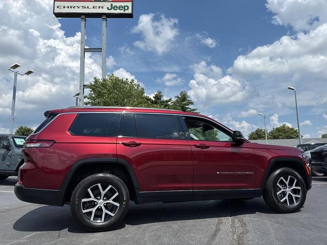 Photo of 2023 Velvet Red Pearlcoat Jeep Grand Cherokee L