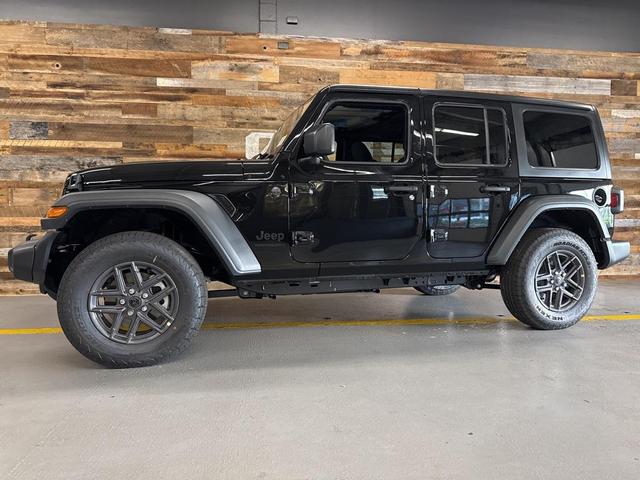 Photo of 2025 Black Clearcoat Jeep Wrangler