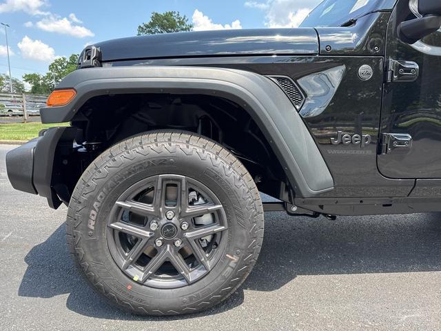 Photo of 2025 Black Clearcoat Jeep Wrangler