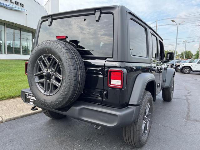 Photo of 2025 Black Clearcoat Jeep Wrangler