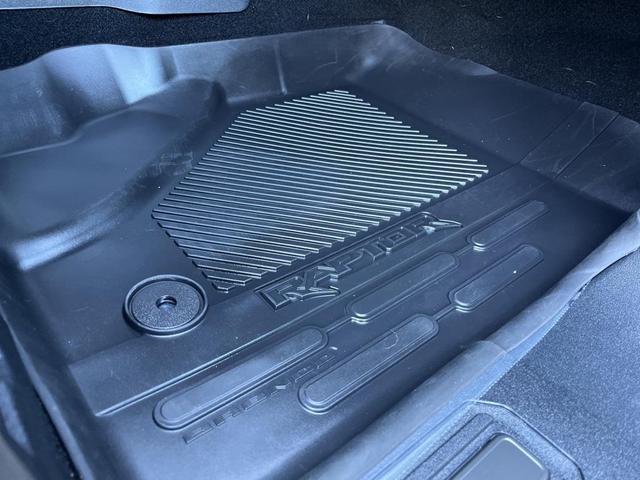 Photo of 2024 Azure Gray Metallic Tri-Coat Ford Bronco