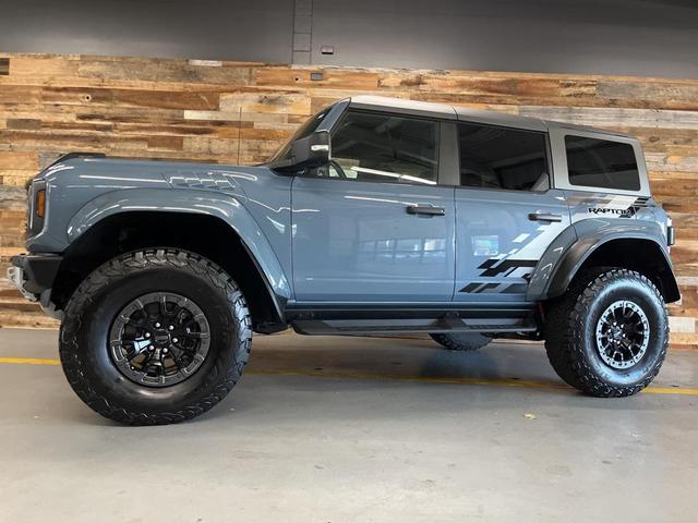 Photo of 2024 Azure Gray Metallic Tri-Coat Ford Bronco