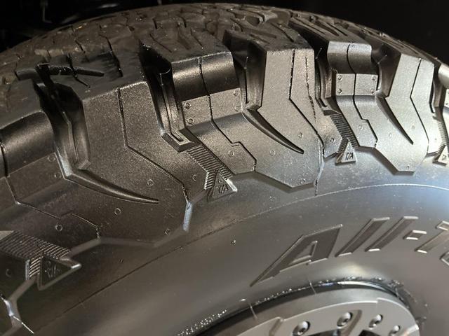 Photo of 2024 Azure Gray Metallic Tri-Coat Ford Bronco