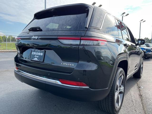Photo of 2023 Rocky Mountain Pearlcoat Jeep Grand Cherokee
